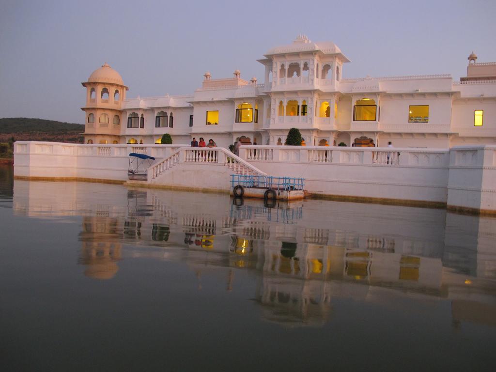 Juesta Lake Nahargarh Palace, Chittorgarh Parsoli Luaran gambar