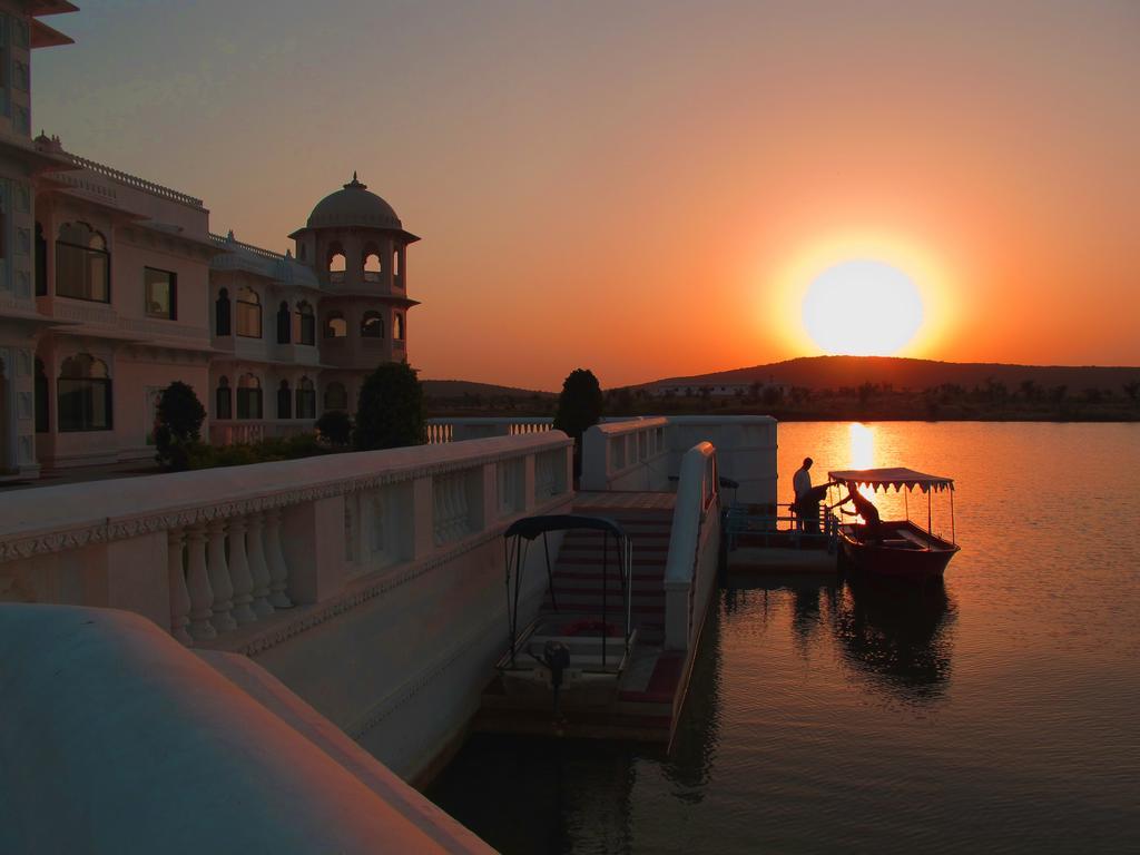 Juesta Lake Nahargarh Palace, Chittorgarh Parsoli Luaran gambar